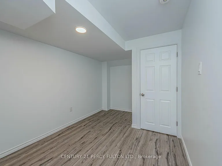 1 Cragg Cres #BASEMENT — Photo 18