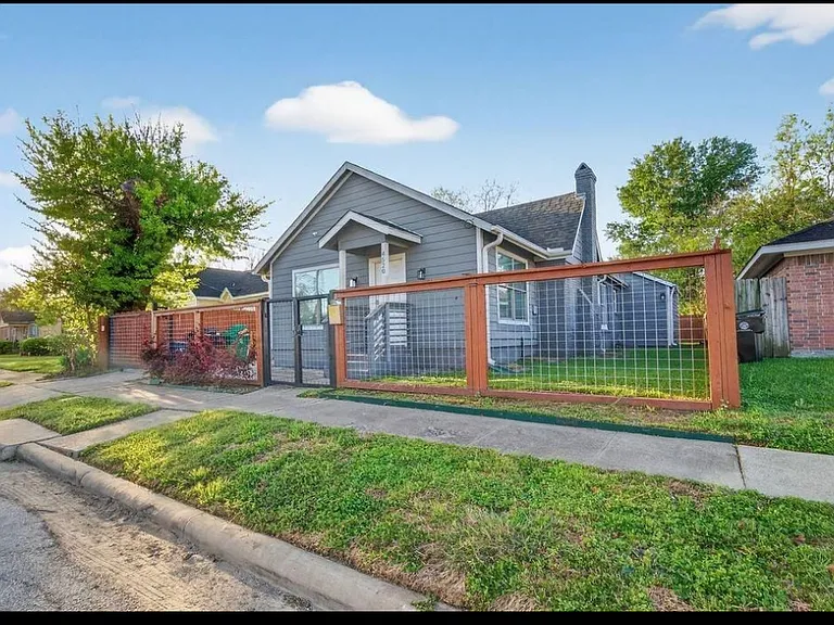 4520 Sharon St — Photo 10
