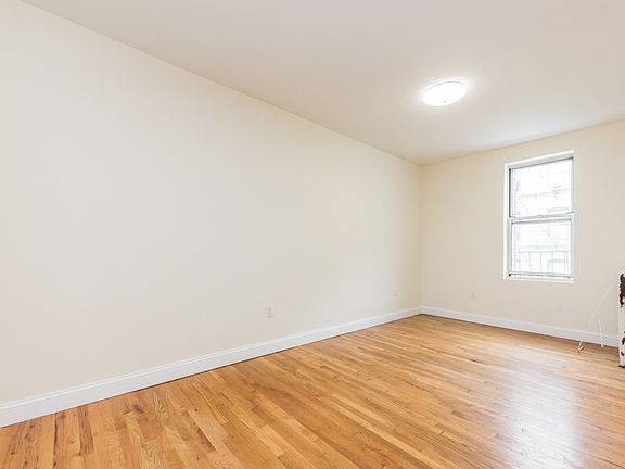 4th image of 30-61 33rd St #3RE