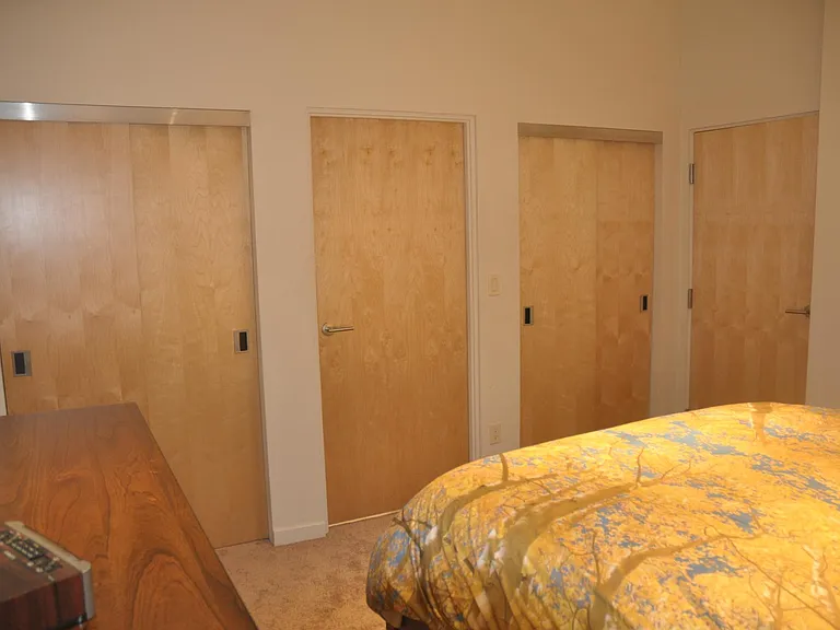 231 Robinson St #R-330 — Photo 25