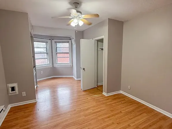 260 Quince St #3R, Philadelphia, PA 19107