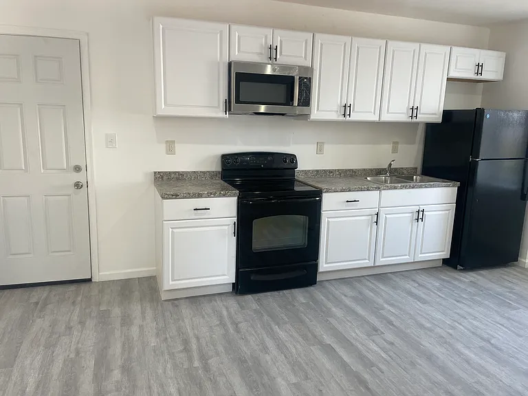 1600 W Baltimore St #1 — Photo 9