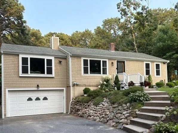35 Braeburn Ct, East Falmouth, MA 02536