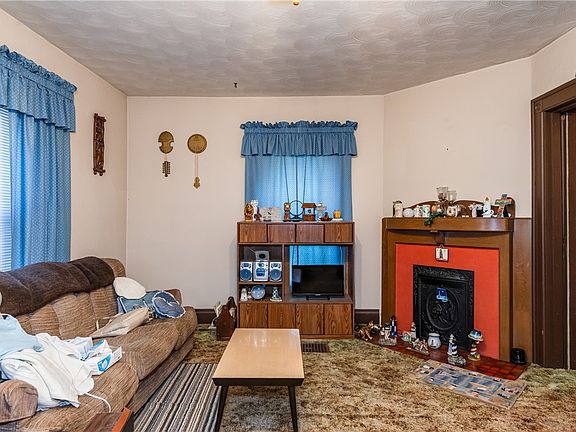 5th image of 28 Marie Ave
