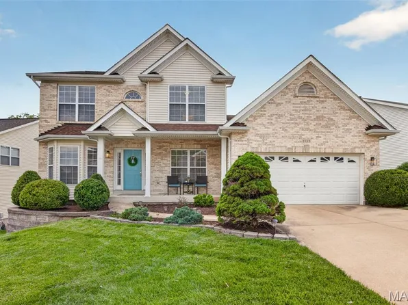 2225 Ameling Manor Dr, Maryland Heights, MO 63043