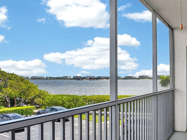 1502 S Lakeside Dr #214 — Photo 14