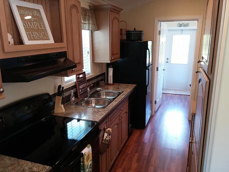 Full-size kitchen appliances