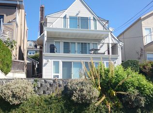 306 Ward St, Seattle, WA 98109