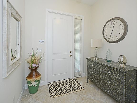 Home For Sale In Hampton Cay