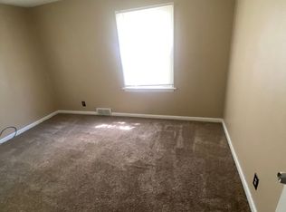 8253 Frost Ave, Saint Louis, MO 63134