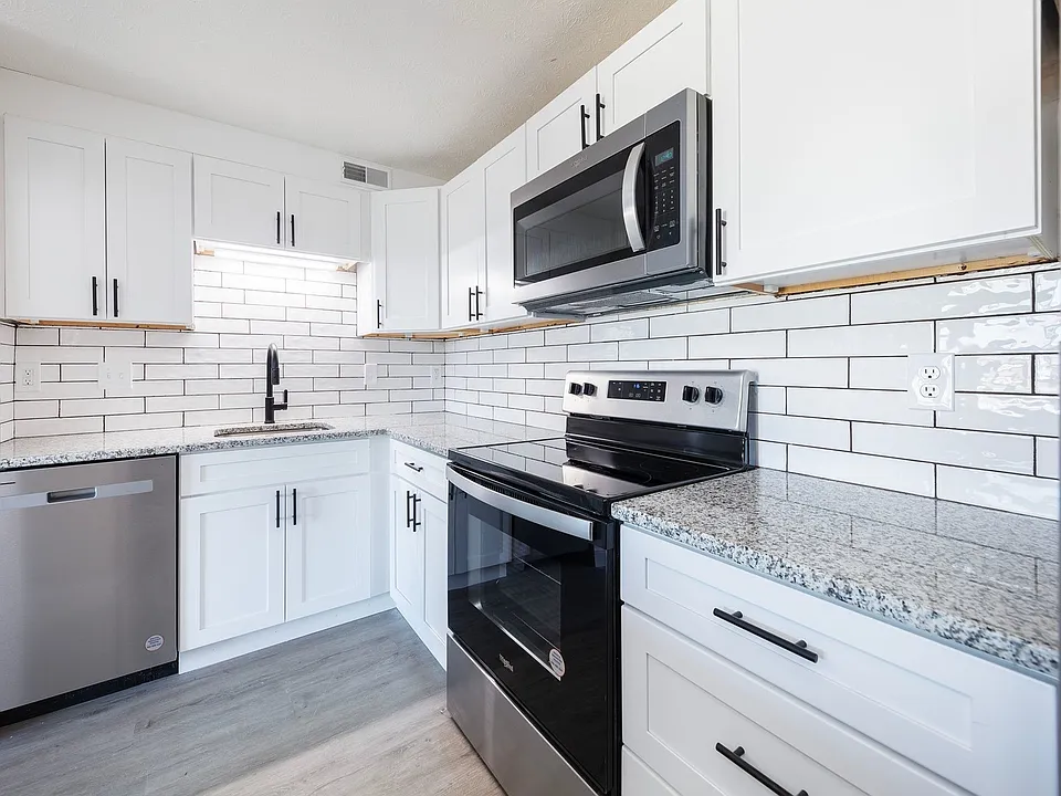 Fully Renovated Kitchen