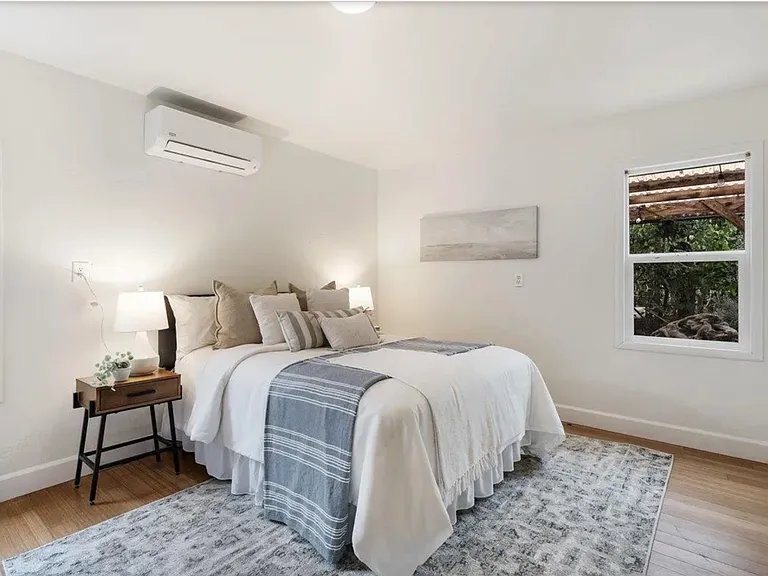 211 Grant St — Photo 1