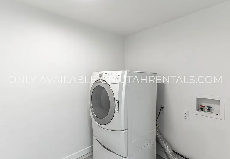 5866 S 129 W #DOWNSTAIRS — Photo 15