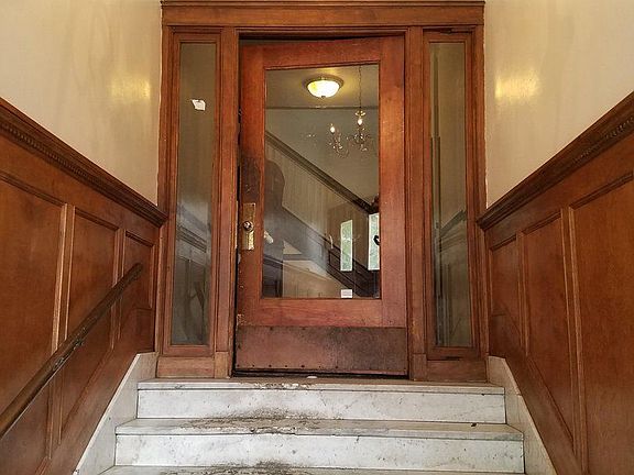 2nd image of 2537-41 N Farwell Ave #C