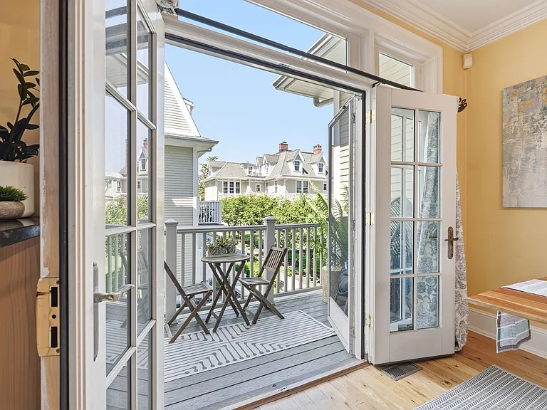 66 S Fullerton Ave #8 — Photo 11