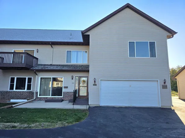 724 Cherokee Path Unit 12, Lake Mills, WI 53551