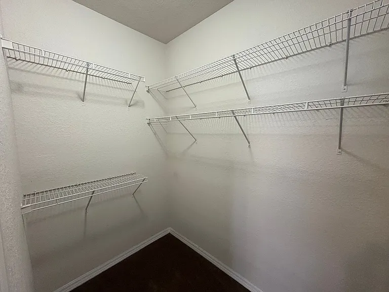 1003 Hemingway Cir — Photo 8