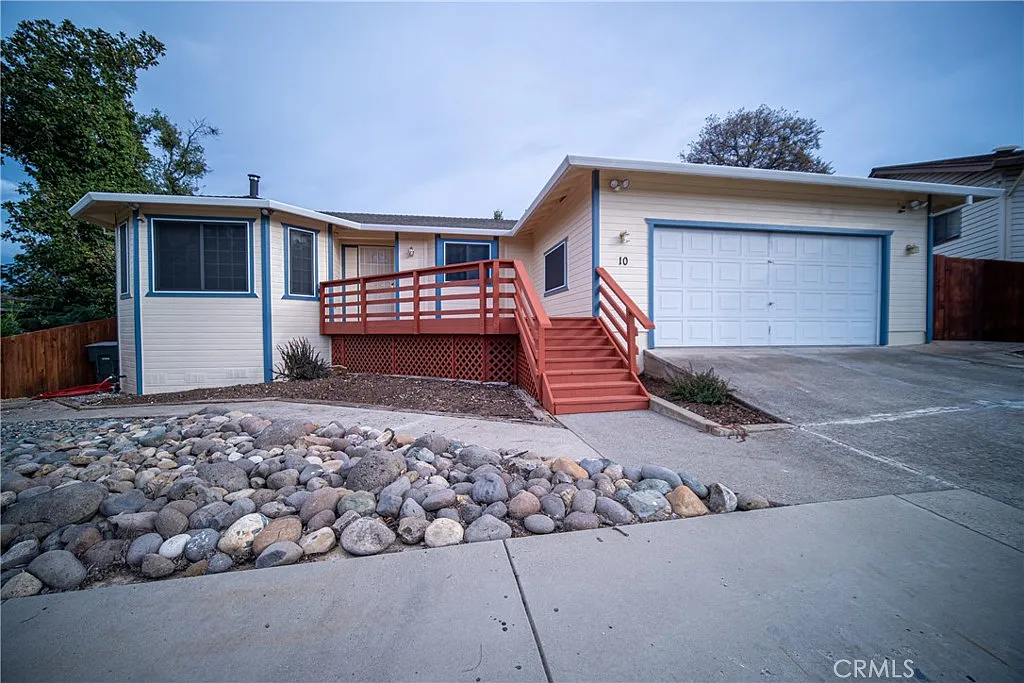 10 Cove Ct photo 1