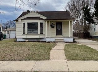 31005 Barton St, Garden City, MI 48135