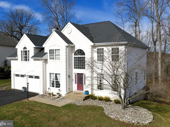 346 Deer Dr, Langhorne, PA 19047