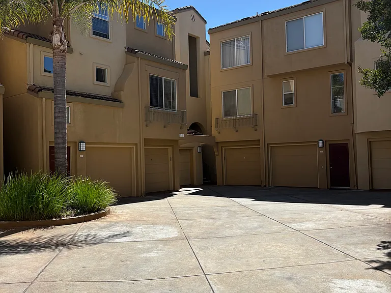 1690 Civic Center Dr — Photo 18
