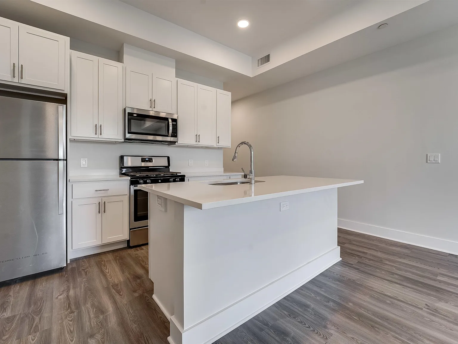 660 Lofts — Photo 2