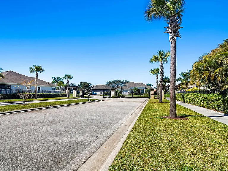 5919 Croydon Ct — Photo 19