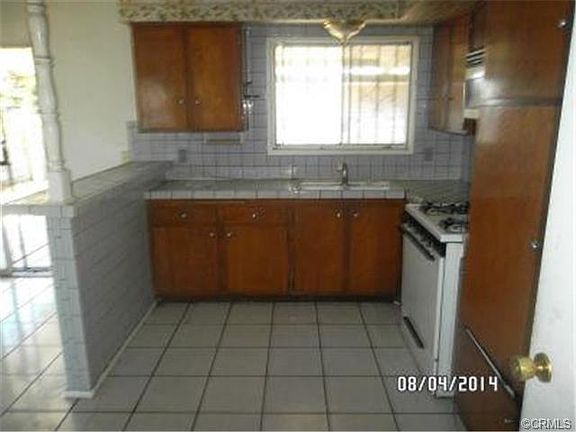 4th image of 555 Faxina Ave