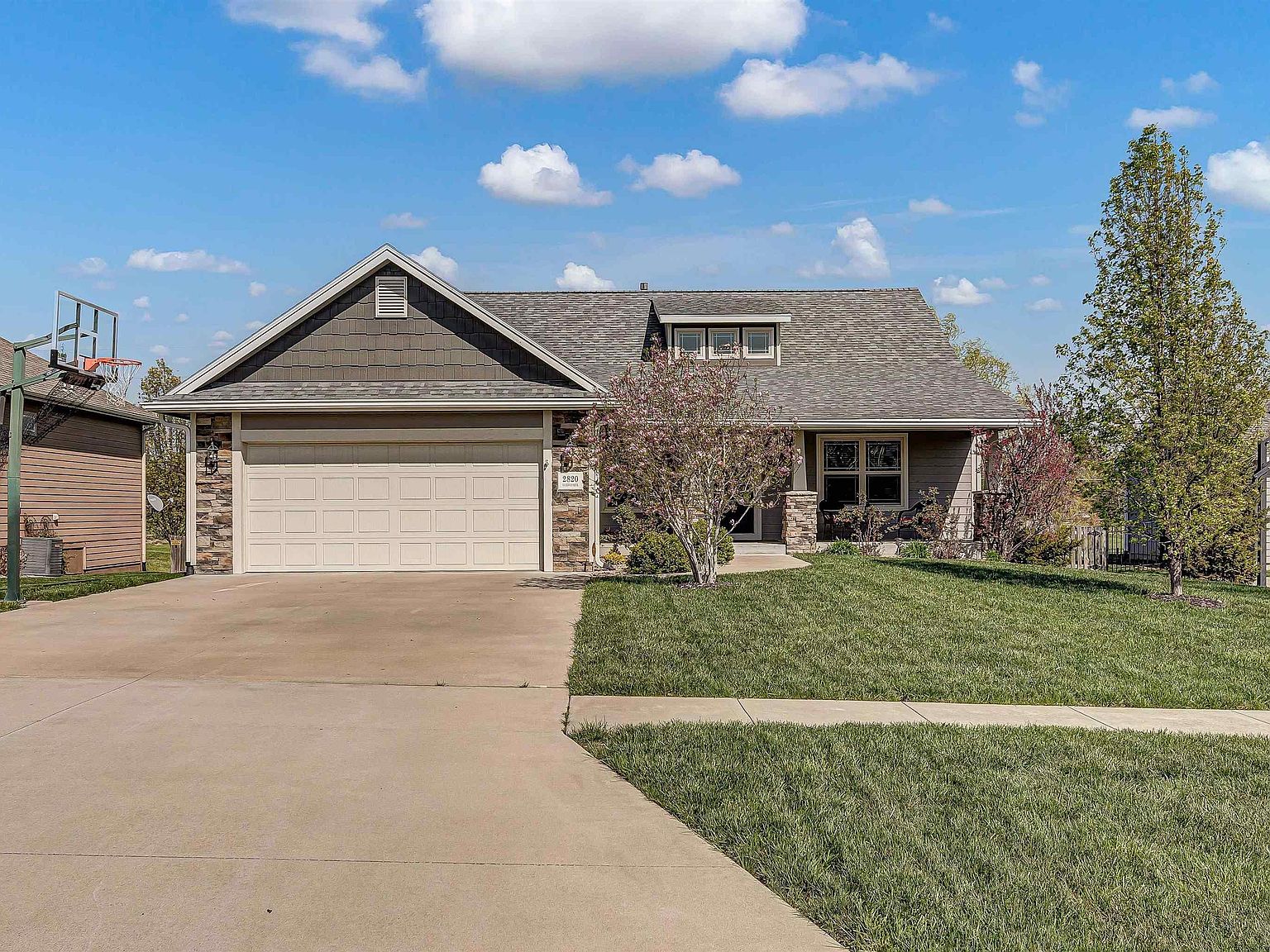 2820 SW Sherwood Park Dr, Topeka, KS 66614 Zillow