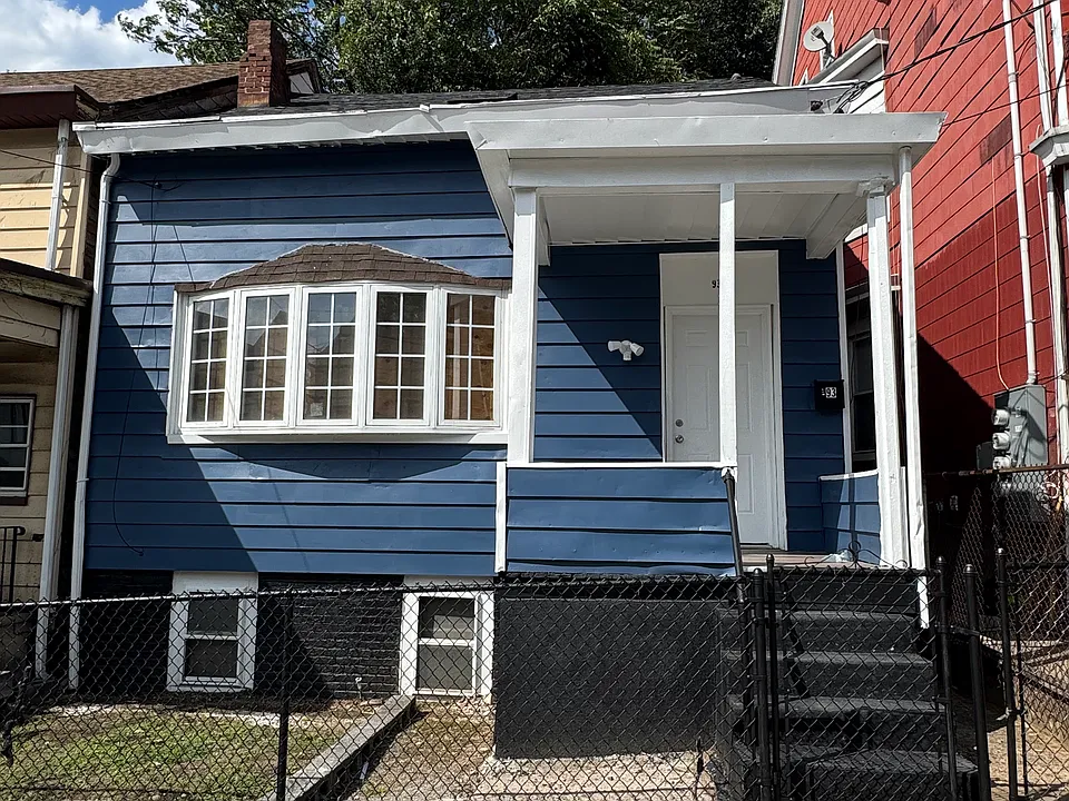 93 Lafayette St