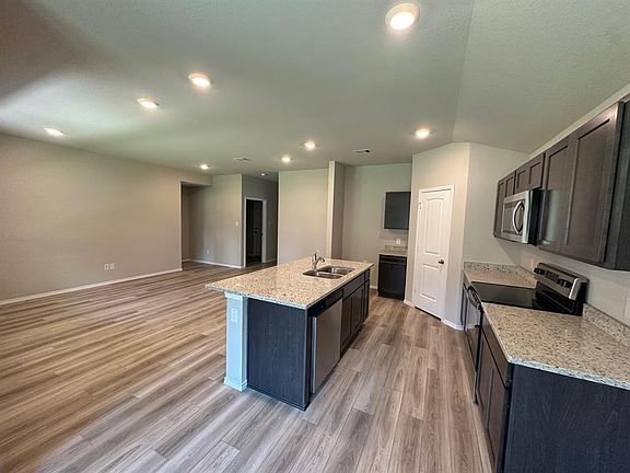 3rd image of 318 Pecos Drive