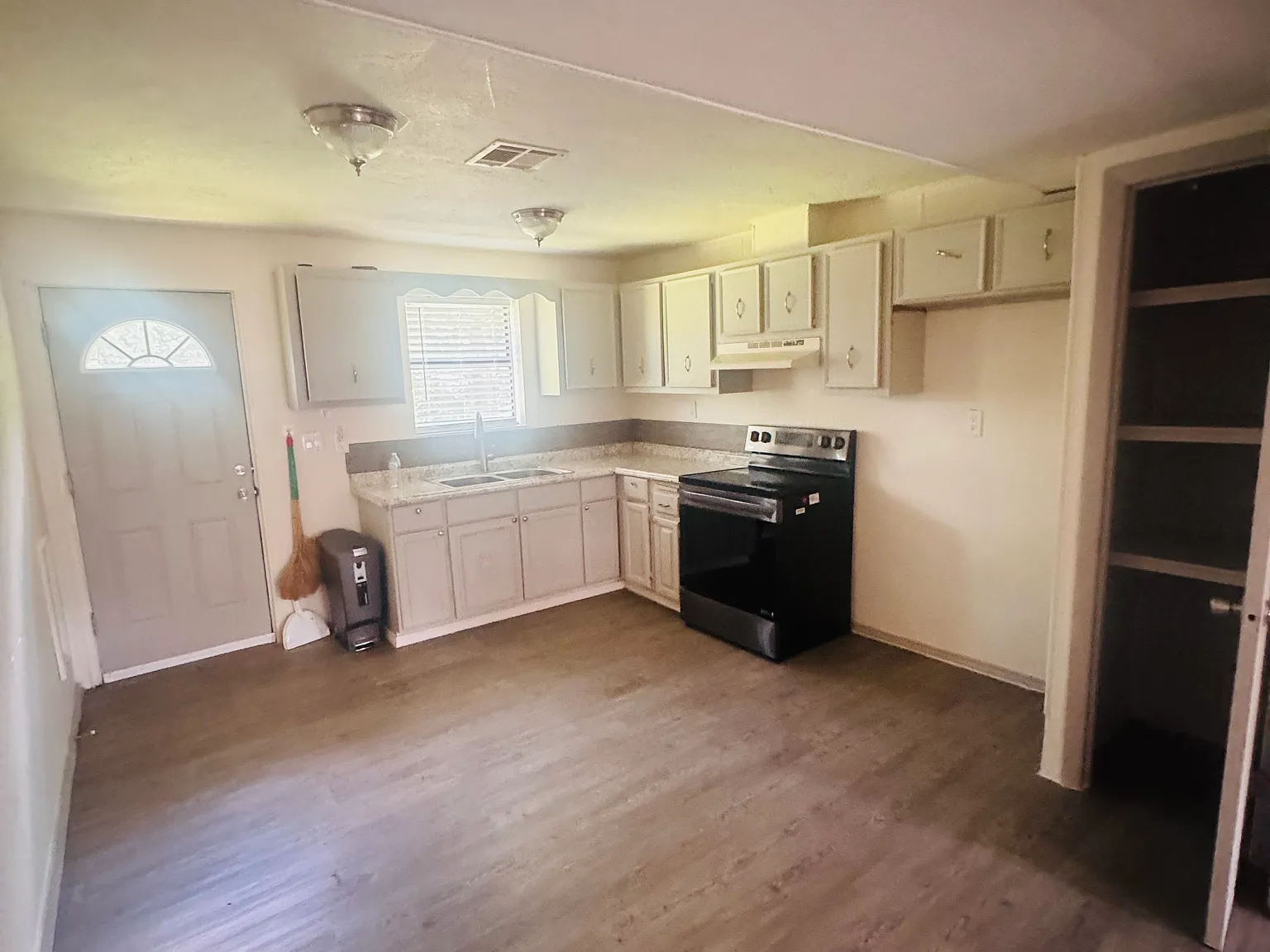 2 bed, 860 sqft, $1,000 — Photo 4