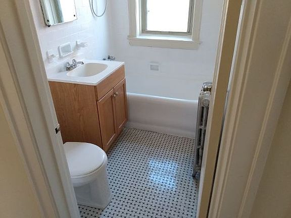 5th image of 5536 N Campbell Ave APT 3A