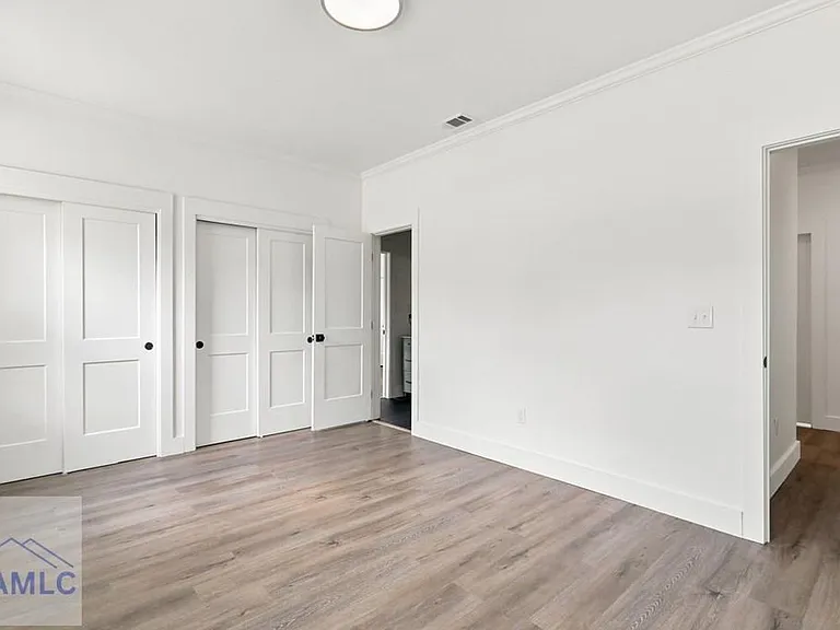762 E Bay St — Photo 15