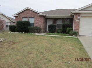 617 Redwing Dr, Saginaw, TX 76131