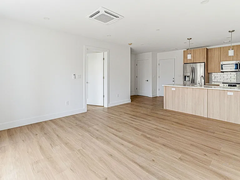 1035 Commonwealth Ave — Photo 59