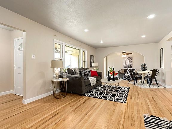 3rd image of 1625 Alexander Cir