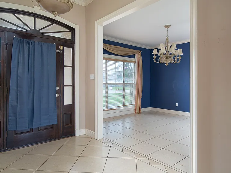 6102 Coty Dr — Photo 5