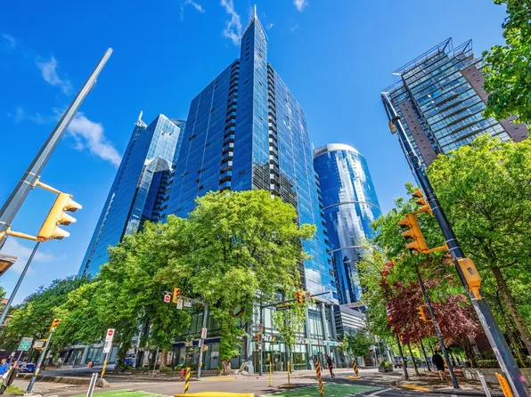 1050 Burrard St #70X, Vancouver, BC V6Z 2S3