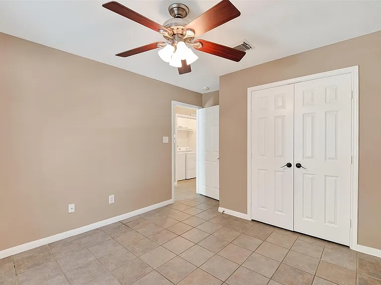 2804 Chenevert St — Photo 5