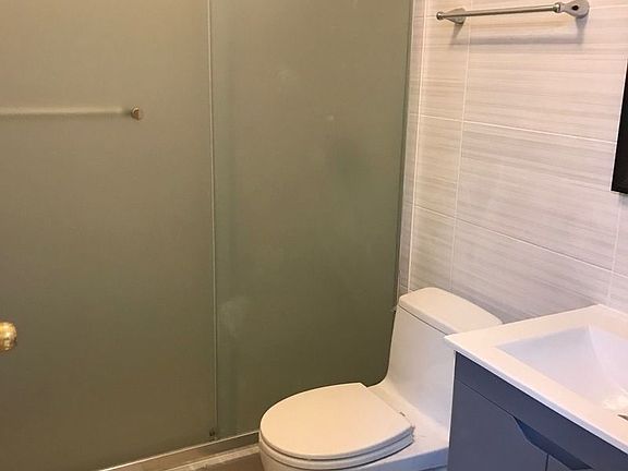 3rd image of 5008 39th St APT 3A