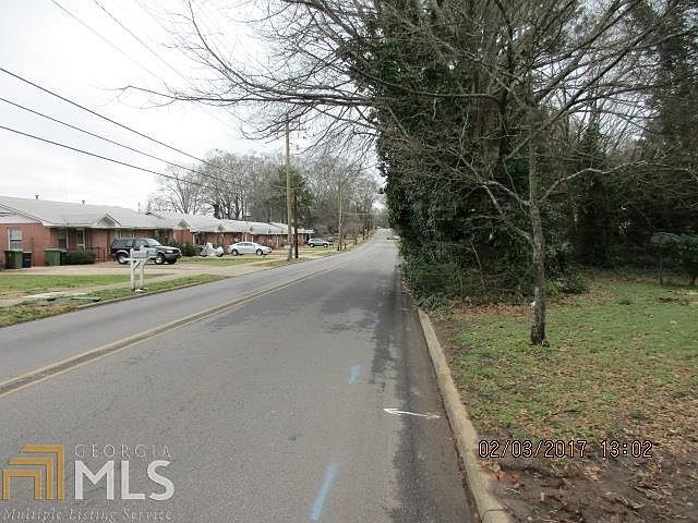 2nd image of 1136 W Poplar St