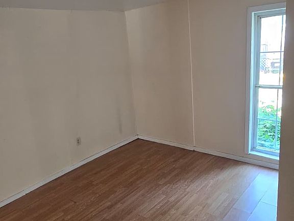 4th image of 300 N Hamilton St #2