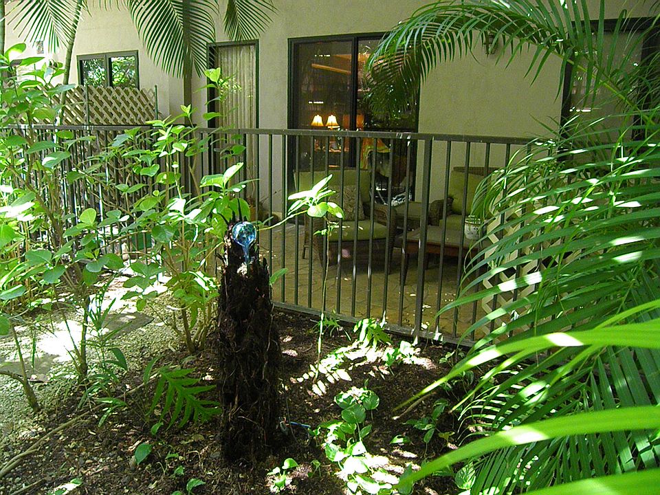 Ground floor unit in a secure building with 24-hour security guards.