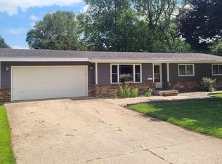 160 N 6th Ave E, Hartley, IA 51346