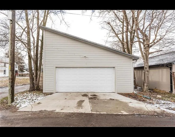 829 S Randolph St — Photo 35
