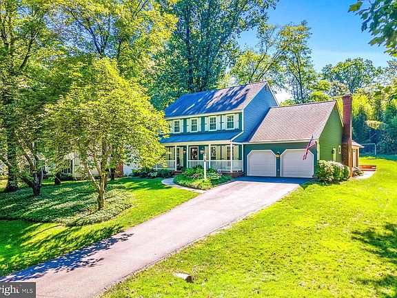 4th image of 1687 Camden Ct
