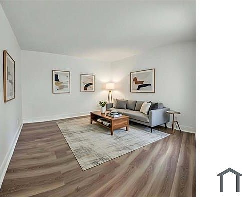 4th image of 4555 Queenswood Dr