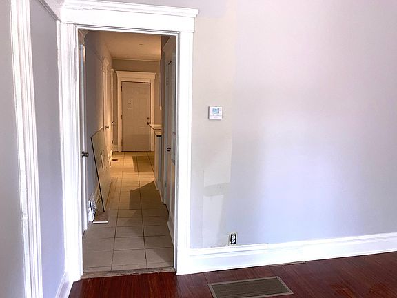 4th image of 1939 N Kedvale Ave #1