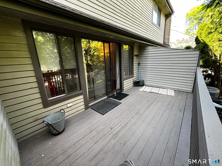 2289 Bedford St #D13 — Photo 20